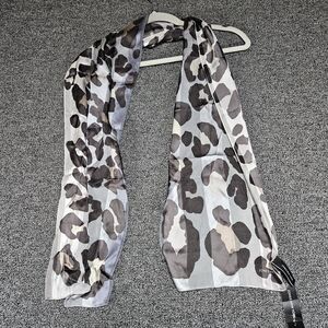 Jones New York Grey BlackSilver  leopard print Silk scarf Classic, Timeless NWT